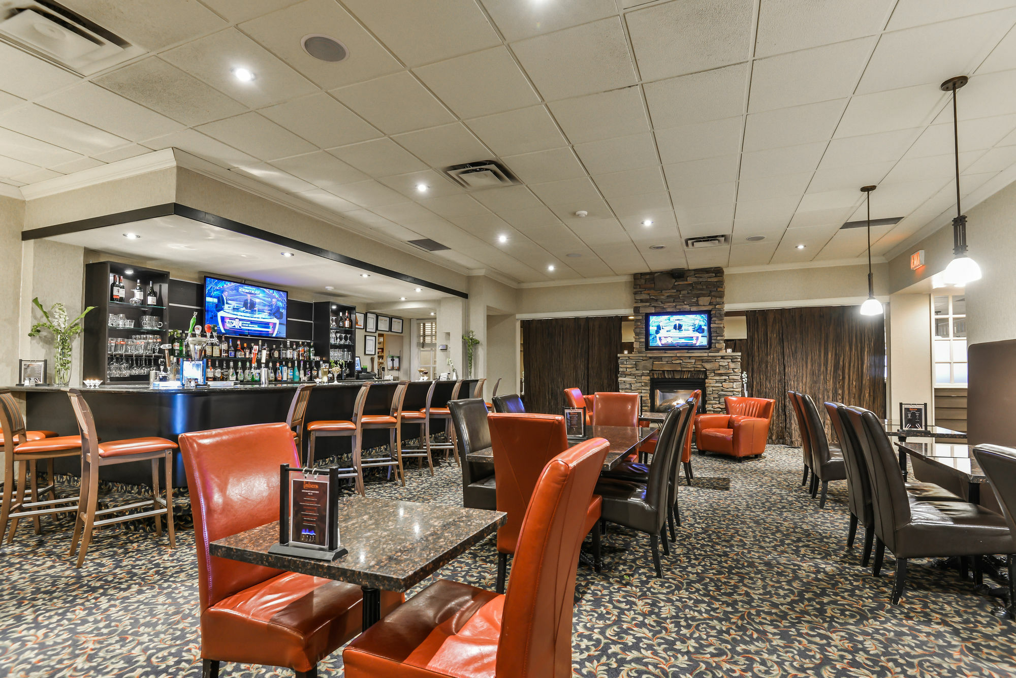 Doubletree By Hilton Kitchener Hotel Exterior photo