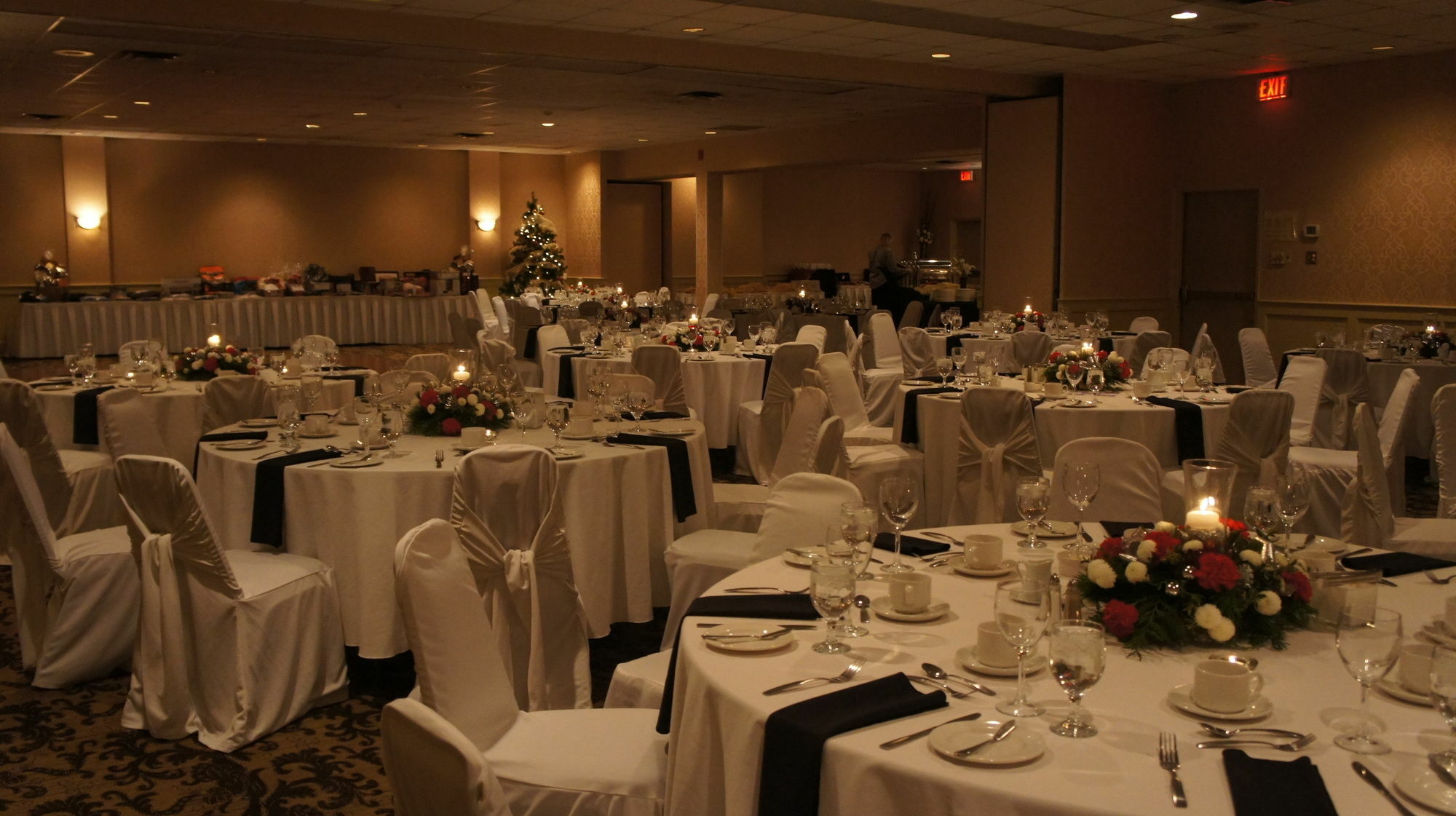 Doubletree By Hilton Kitchener Hotel Exterior photo